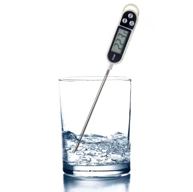 Digitální ponorný teploměr pro široké využití