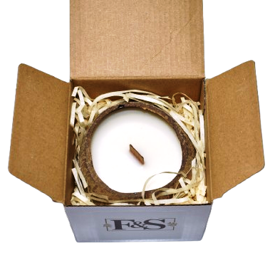 Svíčka v kokosovém ořechu s vůní Levandule